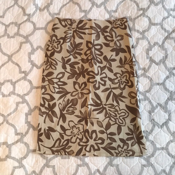 Dresses & Skirts - High Waist Floral Fitted Skirt from Spain